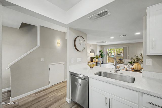 1601 W SUNNYSIDE Drive 166, Phoenix, AZ 85029