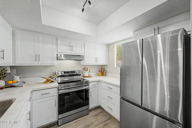 1601 W SUNNYSIDE Drive 166, Phoenix, AZ 85029