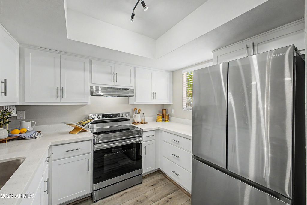 1601 W SUNNYSIDE Drive 166, Phoenix, AZ 85029 — photo 5