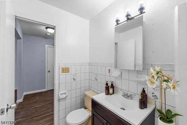 250 Clendenny Ave 4, Jersey City, NJ 07304