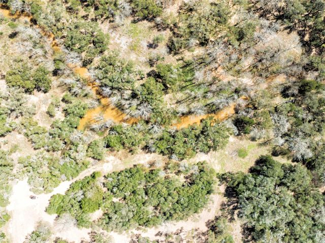 265 Wigeon Lane, Columbus, TX 78934