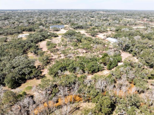 265 Wigeon Lane, Columbus, TX 78934