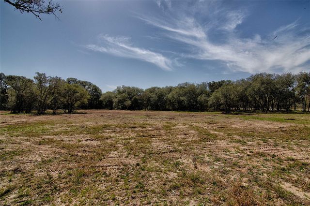 265 Wigeon Lane, Columbus, TX 78934