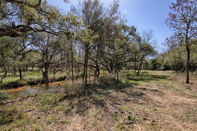 265 Wigeon Lane, Columbus, TX 78934