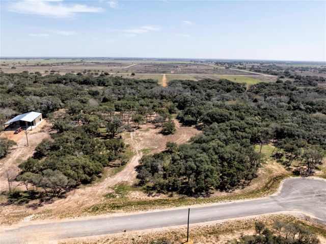 265 Wigeon Lane, Columbus, TX 78934