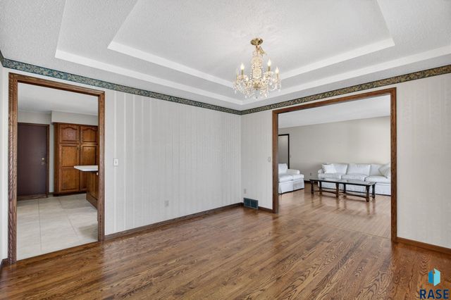 1244 S Stoney Pointe Ct Court, Sioux Falls, SD 57106