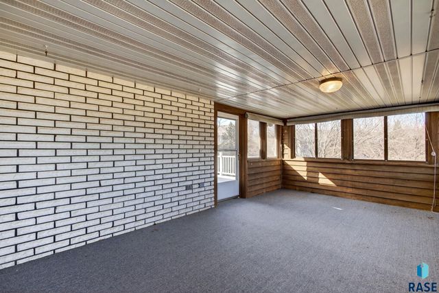 1244 S Stoney Pointe Ct Court, Sioux Falls, SD 57106