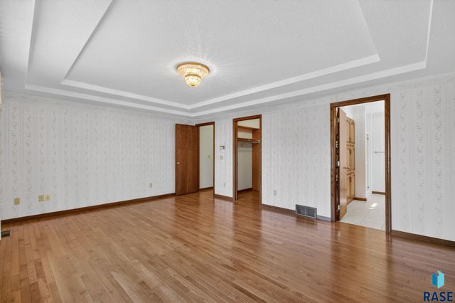 1244 S Stoney Pointe Ct Court, Sioux Falls, SD 57106