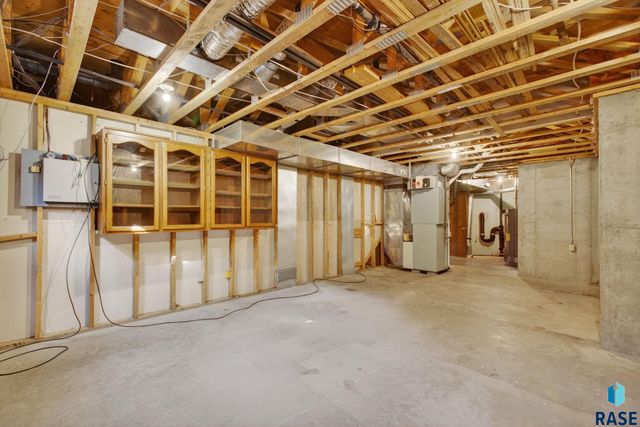 1244 S Stoney Pointe Ct Court, Sioux Falls, SD 57106