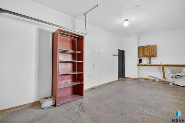 1244 S Stoney Pointe Ct Court, Sioux Falls, SD 57106