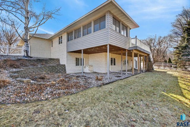 1244 S Stoney Pointe Ct Court, Sioux Falls, SD 57106