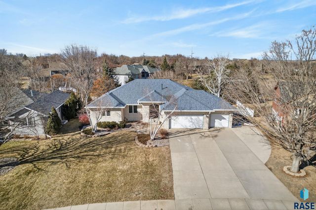 1244 S Stoney Pointe Ct Court, Sioux Falls, SD 57106