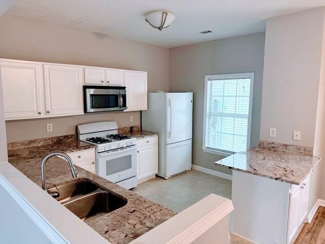 940 Prestwyck Court, Alpharetta, GA 30004