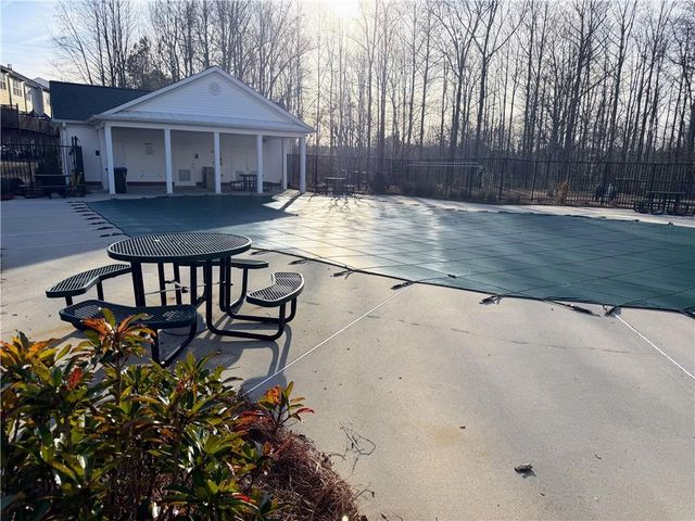 940 Prestwyck Court, Alpharetta, GA 30004