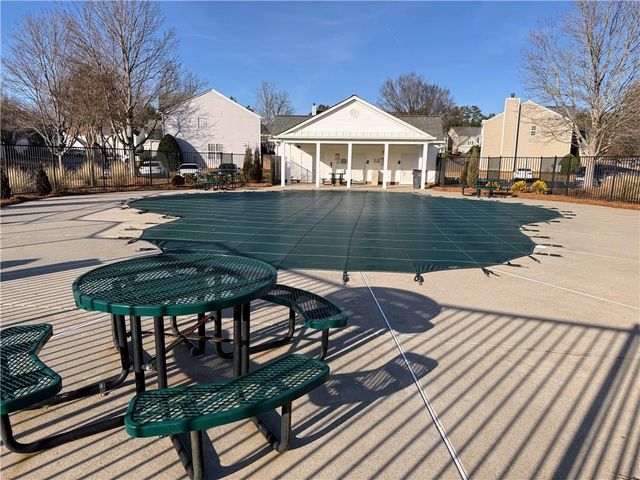 940 Prestwyck Court, Alpharetta, GA 30004