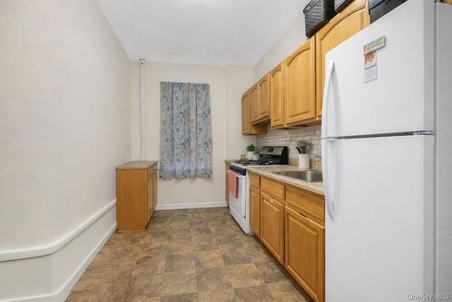 2445 Southern Boulevard, Bronx, NY 10458