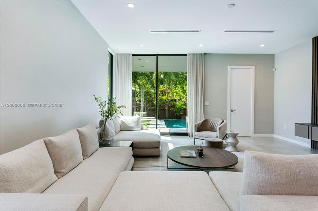 2916 Jackson Ave 2916, Coconut Grove, FL 33133