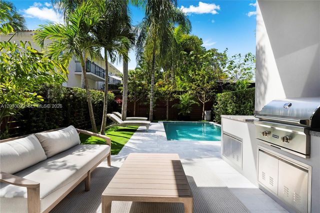 2916 Jackson Ave 2916, Coconut Grove, FL 33133