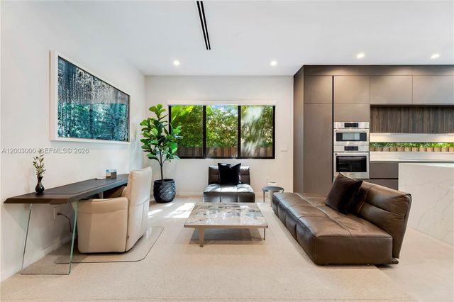 2916 Jackson Ave 2916, Coconut Grove, FL 33133