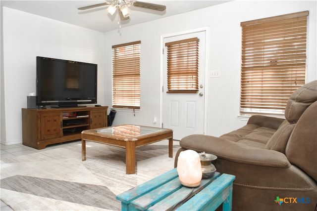 1157 Lasso Loop, Canyon Lake, TX 78133
