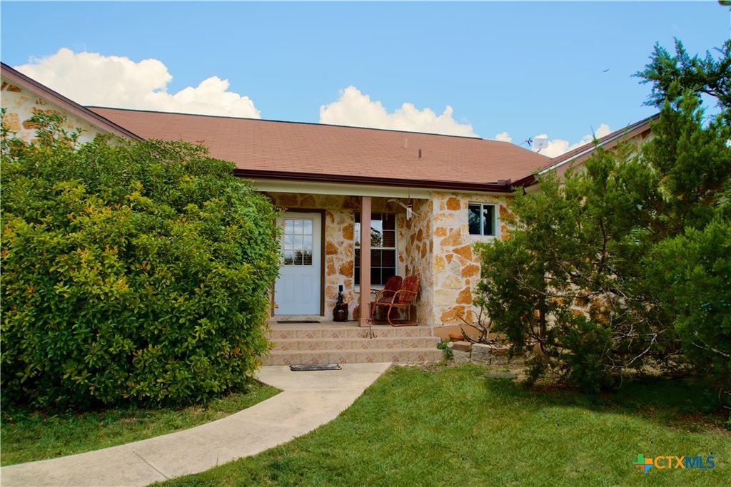 1157 Lasso Loop, Canyon Lake, TX 78133