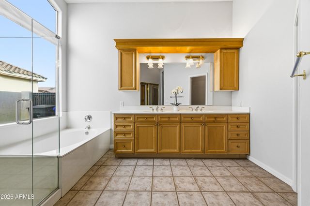 1695 E MONTEREY Street, Chandler, AZ 85225