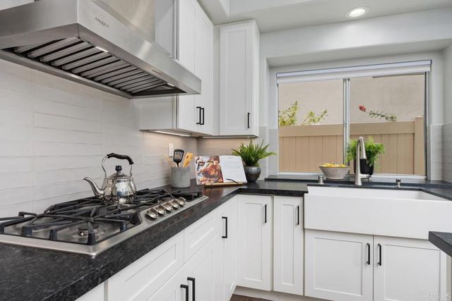 1702 Blackbird Circle, Carlsbad, CA 92011