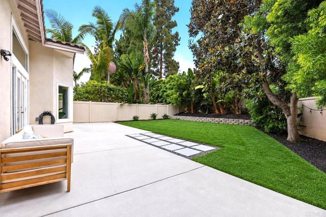 1702 Blackbird Circle, Carlsbad, CA 92011