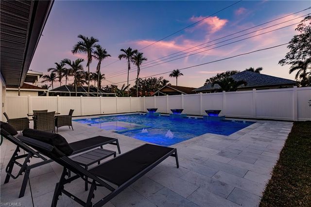 668 104th AVE N, Naples, FL 34108