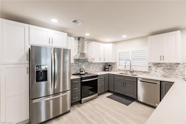 668 104th AVE N, Naples, FL 34108