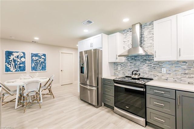 668 104th AVE N, Naples, FL 34108