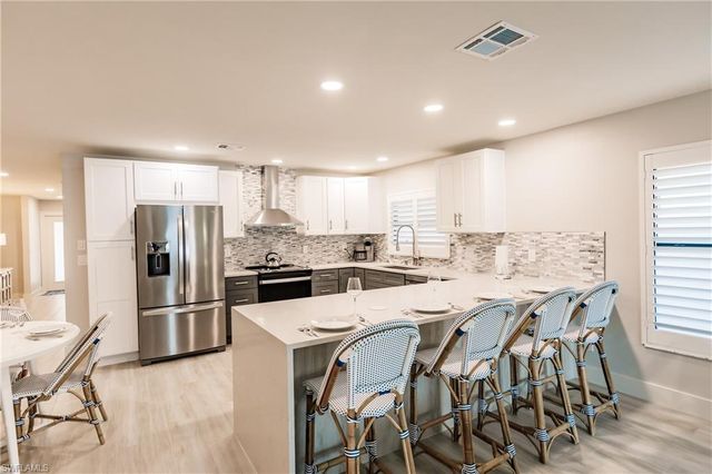 668 104th AVE N, Naples, FL 34108