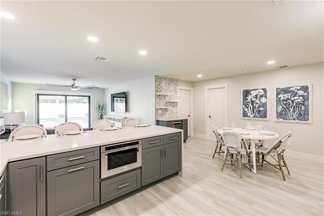 668 104th AVE N, Naples, FL 34108