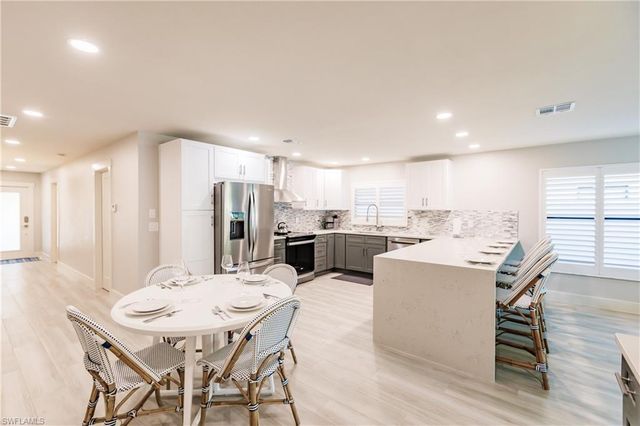 668 104th AVE N, Naples, FL 34108