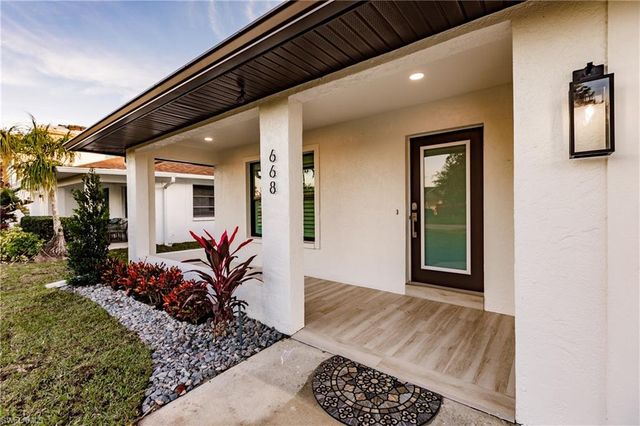 668 104th AVE N, Naples, FL 34108