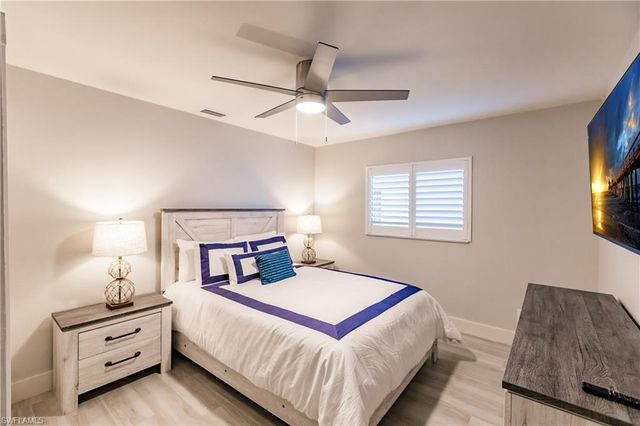 668 104th AVE N, Naples, FL 34108