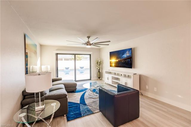 668 104th AVE N, Naples, FL 34108