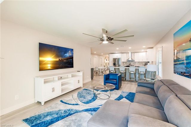 668 104th AVE N, Naples, FL 34108