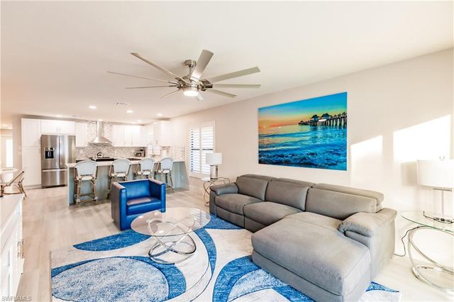 668 104th AVE N, Naples, FL 34108