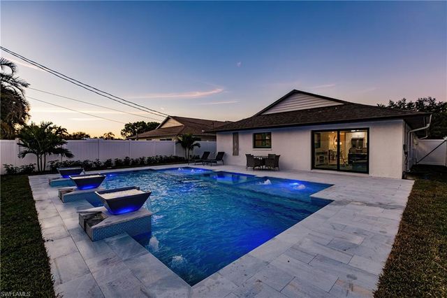 668 104th AVE N, Naples, FL 34108