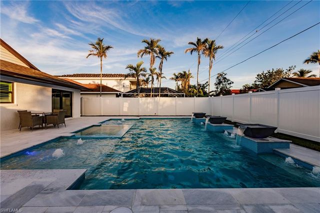 668 104th AVE N, Naples, FL 34108