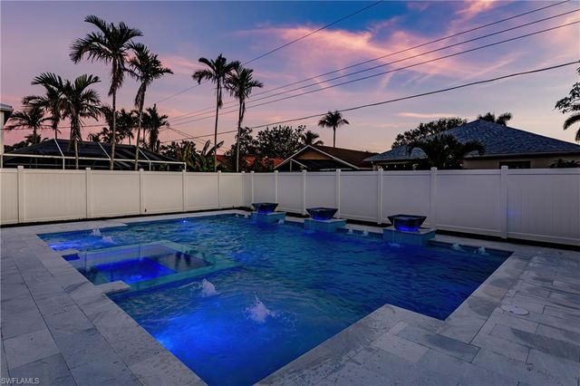 668 104th AVE N, Naples, FL 34108