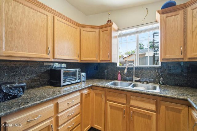 6642 Teesdale Avenue, North Hollywood, CA 91606