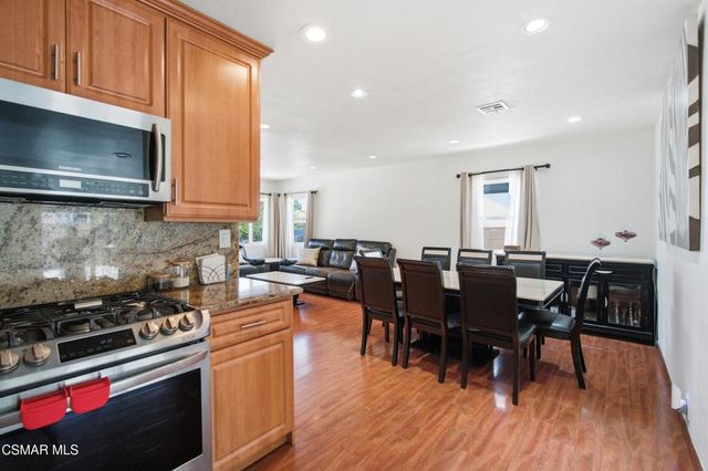 6642 Teesdale Avenue, North Hollywood, CA 91606