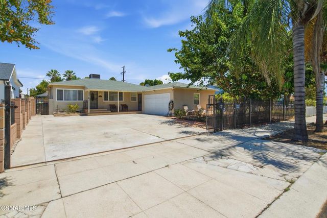 6642 Teesdale Avenue, North Hollywood, CA 91606