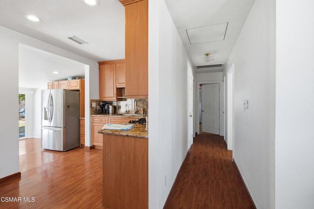 6642 Teesdale Avenue, North Hollywood, CA 91606