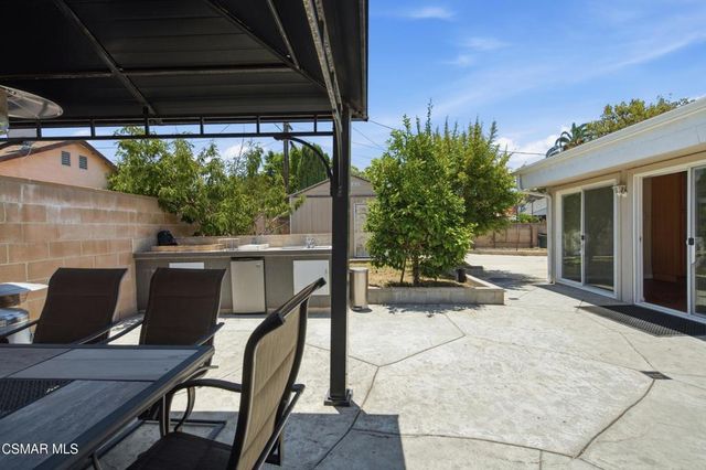 6642 Teesdale Avenue, North Hollywood, CA 91606