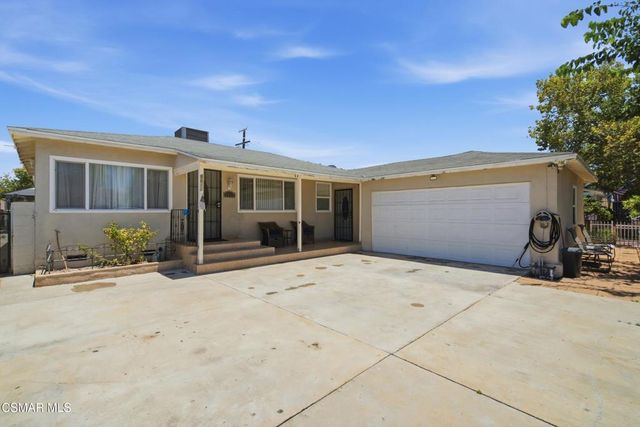 6642 Teesdale Avenue, North Hollywood, CA 91606