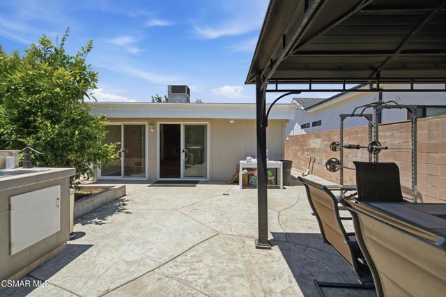 6642 Teesdale Avenue, North Hollywood, CA 91606