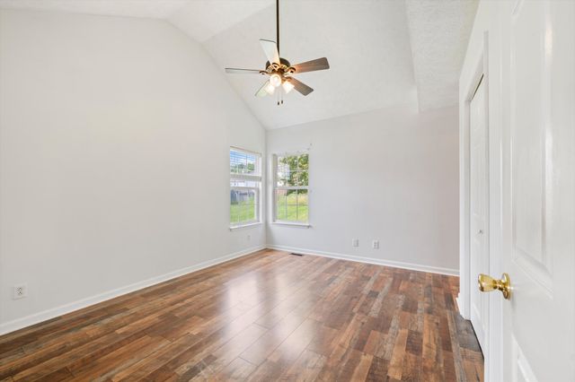 124 Jesse Brown Dr, Goodlettsville, TN 37072